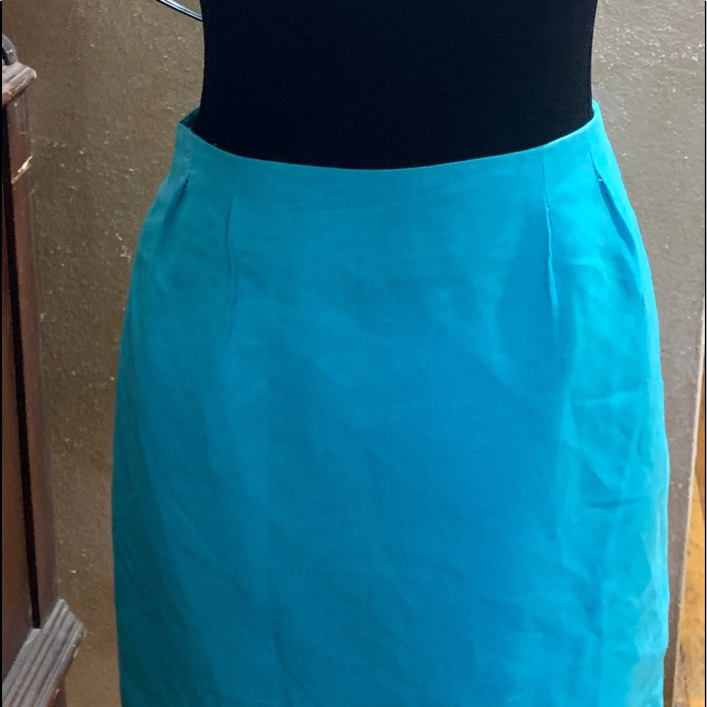 Petite sophisticate LTD size 2 blue skirt